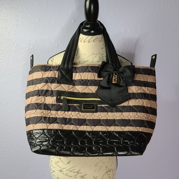 Betsey Johnson Heart Quilted Stripes Tote Bow - Picture 2 of 12